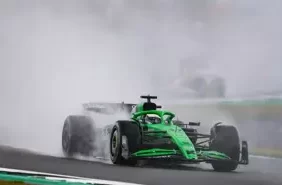 tarihi-yaris-formula-1-de-bir-ilk-yasandi-18823582_2322_amp.jpg